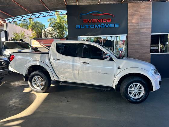 MITSUBISHI L200 TRITON 3.2 HPE 4X4 CD 16V TURBO INTERCOOLER DIESEL 4P AUTOMÁTICO MITSUBISHI L200 TRITON 3.2 HPE 4X4 CD 16V TURBO INTERCOOLER DIESEL 4P AUTOMÁTICO